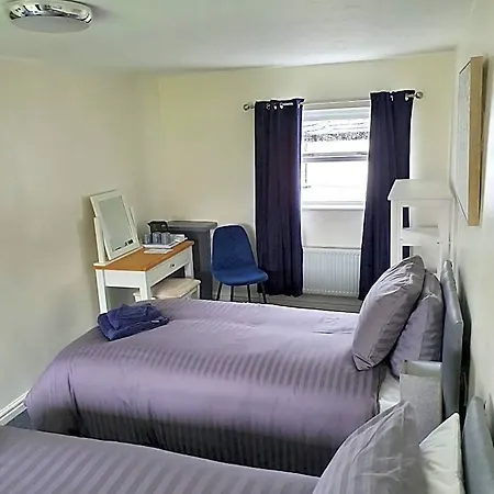 Red Lion - Self Check In Inn Dalton-in-Furness