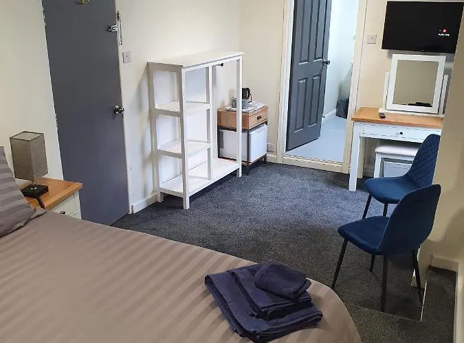 Red Lion - Self Check In Inn *