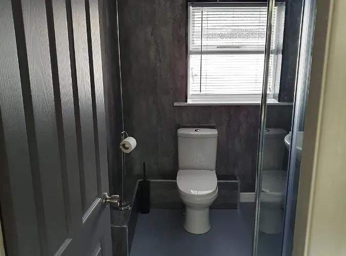 Red Lion - Self Check In Inn