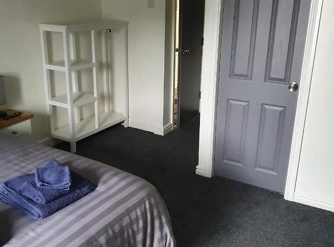 Red Lion - Self Check In Inn Dalton in Furness